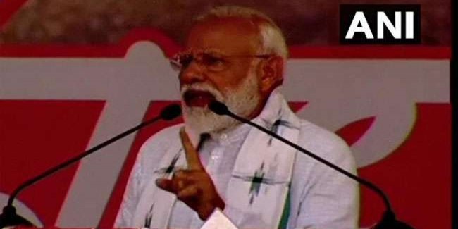 PM Narendra Modi in Bengal: 'जय श्री राम' बोलने वालों को जेल भेज रही हैं दीदी