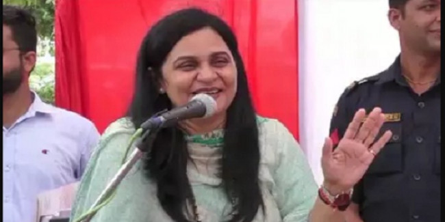 सांसद सुनीता दुग्गल ने पूर्व विधायक एवं भाजपा नेता बलवान सिंह दौलतपुरिया की लगाई क्लास