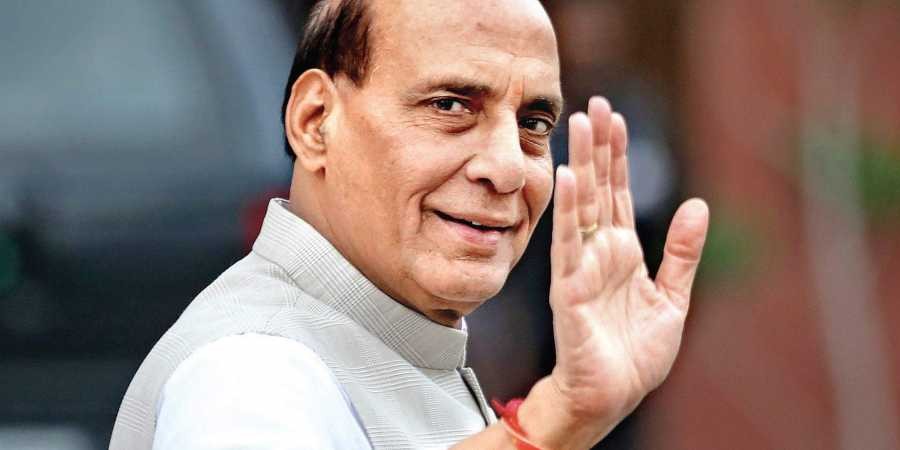राजनाथ सिंह पूर्वी नौसेना कमान की दो दिवसीय यात्रा पर विशाखापट्टनम पहुंचे