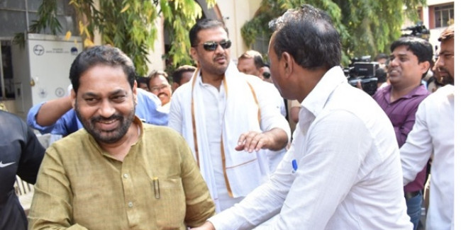 "उत्तर से राऊत की टिकट तय, CM के खिलाफ पैनल में 4 नाम"