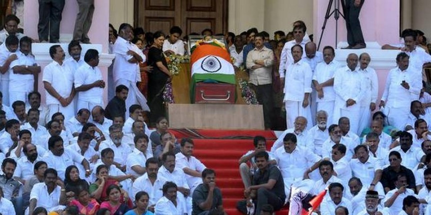 Supreme Court stays inquiry commission proceedings into Jayalalithaa death, serves notice to Tamil Nadu government