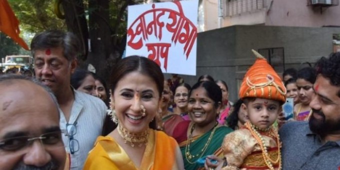 उर्मिला मातोंडकर के चुनाव प्रचार के दौरान कांग्रेस-भाजपा के समर्थक भिड़े, जमकर हुई हाथापाई