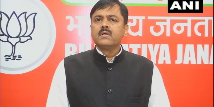 साध्वी प्रज्ञा के नाथूराम गोडसे पर दिए बयान से सहमत नहीं, माफी मांगें: BJP