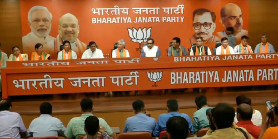 सिक्किम: एसडीएफ़ के 10 विधायक बीजेपी में शामिल