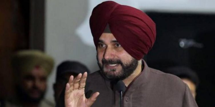 कांग्रेस अध्यक्ष का नहीं पता - लेकिन दिल्ली में सिद्धू की चर्चा खूब है!