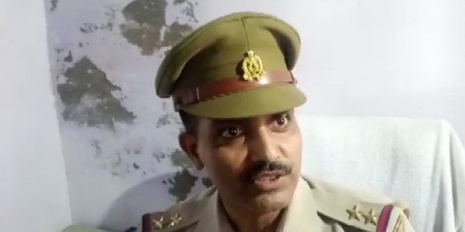 पुलिस ने दो लोगों को किया बंद, BJP MLA का बेटा बोला- तीन दिन में होगा ट्रांसफर