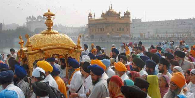 दरबार साहिब में महिलाओं के कीर्तन को लेकर फिर उठा विवाद, पूर्व जत्थेदार विरोध में उतरे