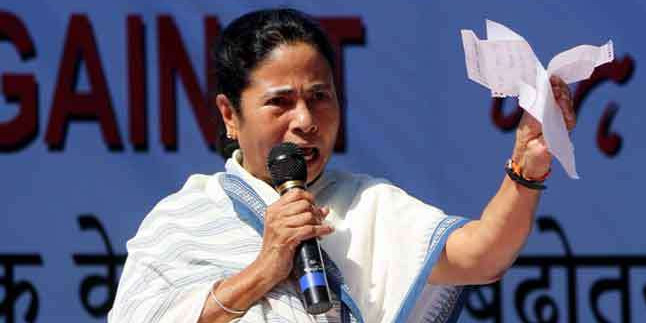 पश्चिम बंगाल: आयुध फैक्ट्री के कारपोरेटाइजेशन पर ममता ने मोदी को लिखा पत्र