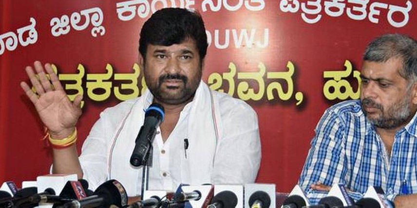 Centre delaying issuing notification for Mahadayi works, says Kulkarni