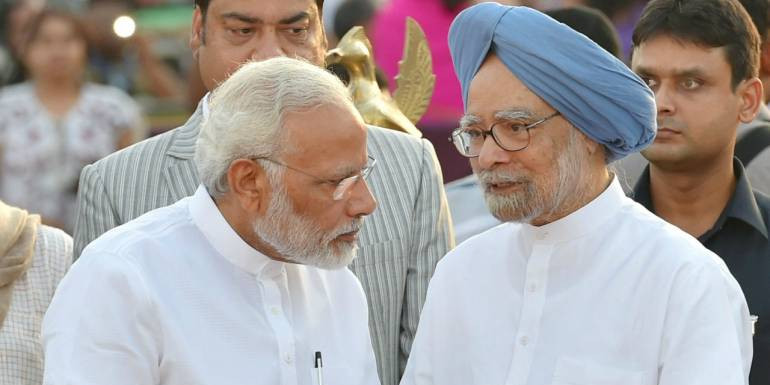 आर्थिक मोर्चे पर घिरी मोदी सरकार को मनमोहन सिंह से सलाह लेनी चाहिए