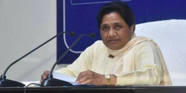 भाई पर आयकर विभाग के एक्शन से भड़कीं मायावती, कहा- सबकी जांच कराए सरकार