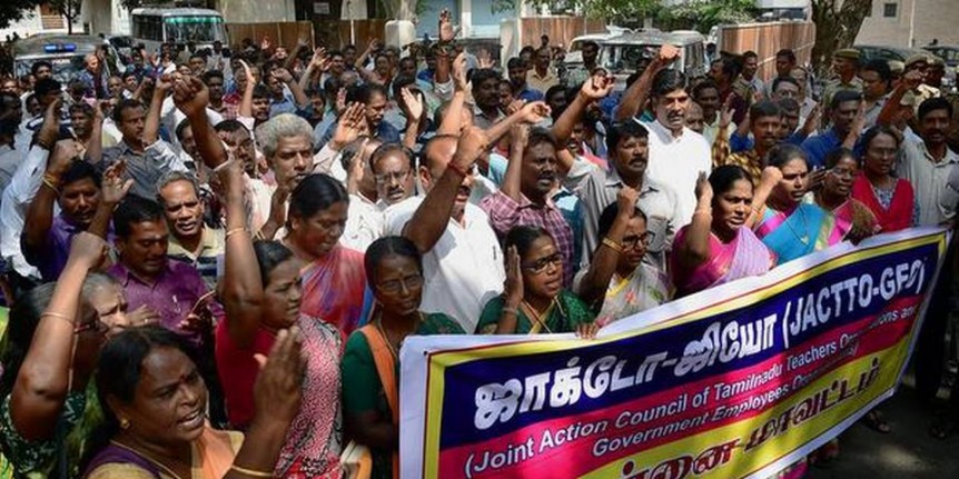 Govt. mulls withdrawing action against staff who went on strike