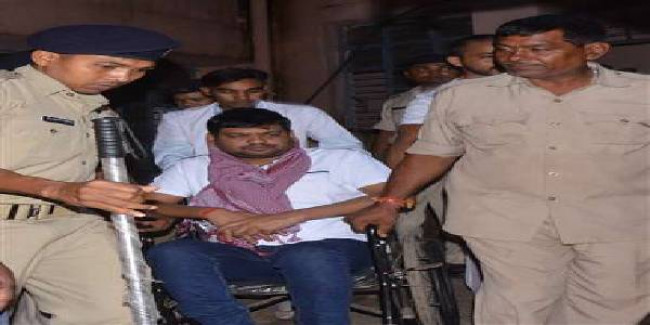 PMCH जाकर विधायक संजीव की तबीयत और बिगड़ी; गये थे चलकर, व्हील चेयर पर लाैटे