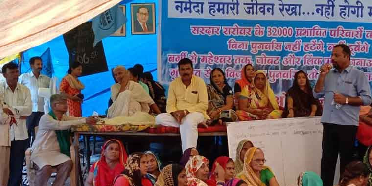 नर्मदा सत्याग्रह: मेधा पाटकर ने खत्म किया अनशन, 9 सितंबर को CM के साथ होगी चर्चा