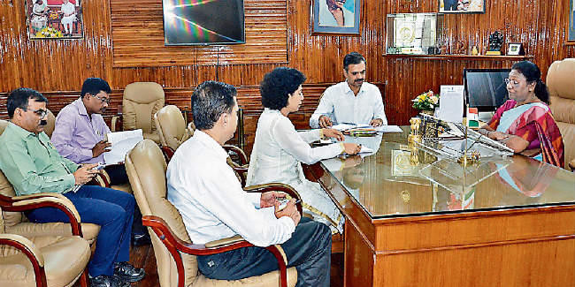रांची : पानी के लिए लोगों को परेशानी नहीं हो इसके लिए सजग रहे विभाग : राज्यपाल द्रौपदी मुर्मू