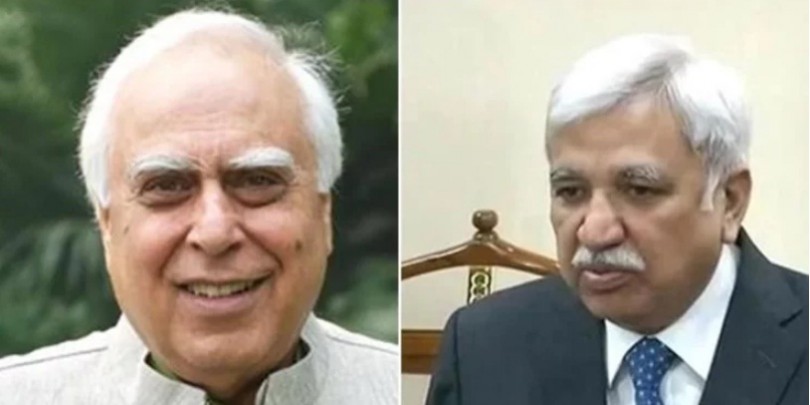 चुनाव आयुक्त ने पीएम को दी क्लीनचिट, कांग्रेस नेता ने कविता लिखकर कहा- लोकतंत्र रो रहा है