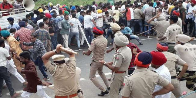 शिक्षा मंत्री की कोठी घेरने जा रहे ETT, TET पास बेरोजगारों पर पुलिस ने भांजी लाठियां, कई घायल