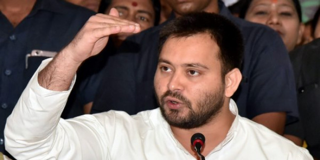 बदले-बदले अंदाज में क्यों नजर आ रहे हैं तेजस्वी, मोदी-नीतीश पर सीधे हमला करने से परहेज