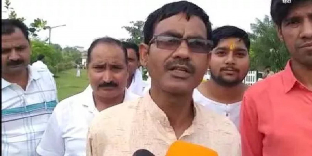 BJP विधायक ने जवाहरलाल नेहरू और उनके परिवार पर की अपमानजनक टिप्पणी