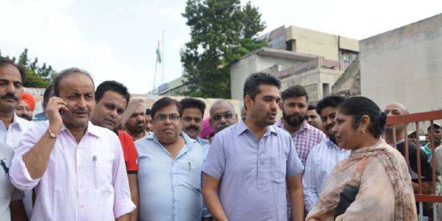 पदयात्रा में 150 वर्कर भी नहीं जुटा सकी कांग्रेस, विधायक बेरी और बावा हैनरी में बहस