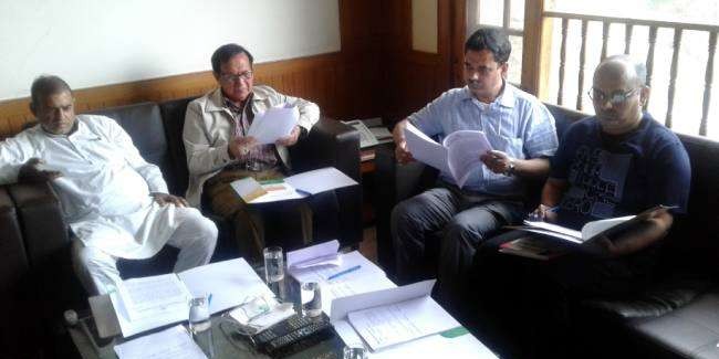 अपने ही नेताओं पर टिप्पणियां करने पर दो कांग्रेस कार्यकर्ता निष्कासित, आठ को नोटिस