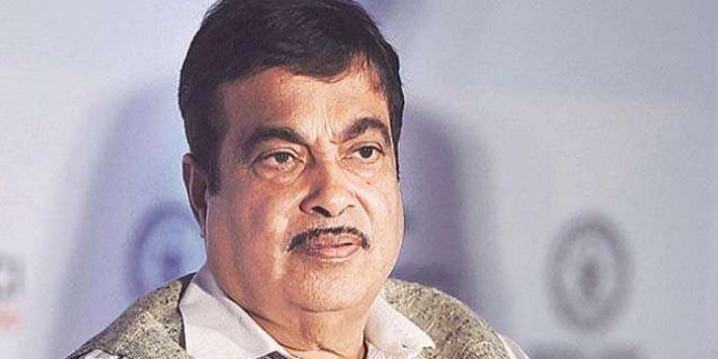 जब परिवहन मंत्री गडकरी को भरना पड़ा था जुर्माना , जाने- क्यों कटा था चालान