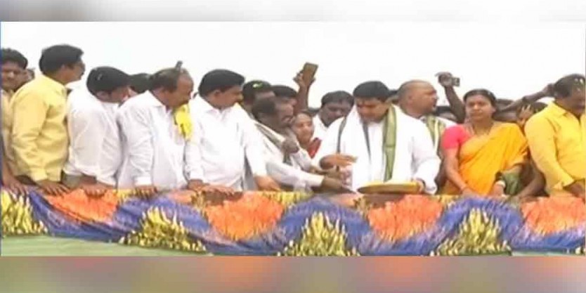 TDP leaders Jalaharathi to Pattiseema water