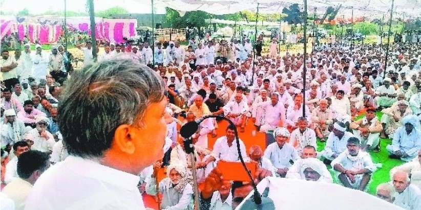 किसानों ने दिया अल्टीमेटम, सरकार ने नहीं मानी मांगें, तो रोक दी जाएंगी ट्रेनें