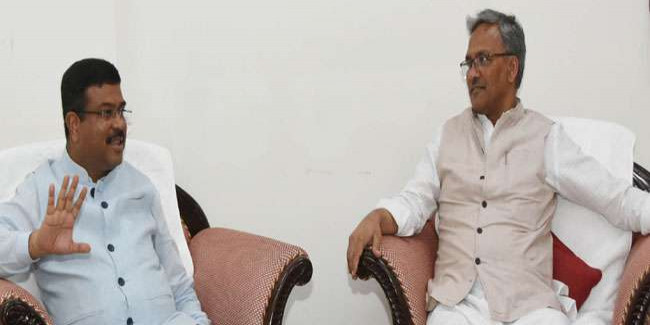 पीएनजी एवं सीएनजी को लेकर सीएम ने केंद्रीय पेट्रोलियम मंत्री से की चर्चा