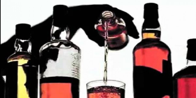 योगी कैबिनेट का फैसला: बोतल पर बार कोड लगाकर रोकेंगे नकली शराब की बिक्री