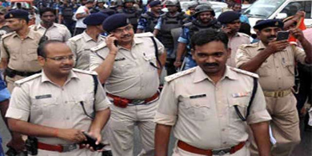 Jammu Kashmir Effects: केंद्र के एडवाइजरी पर झारखंड में अलर्ट, चौक-चौराहे पर मुस्तैद हुई पुलिस