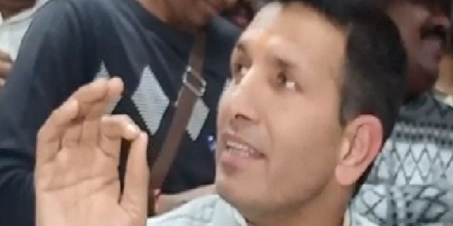 कांग्रेस की बैठक में गुल हुई बिजली, मंत्री ने लगाया फोन, इंजीनियर निलंबित