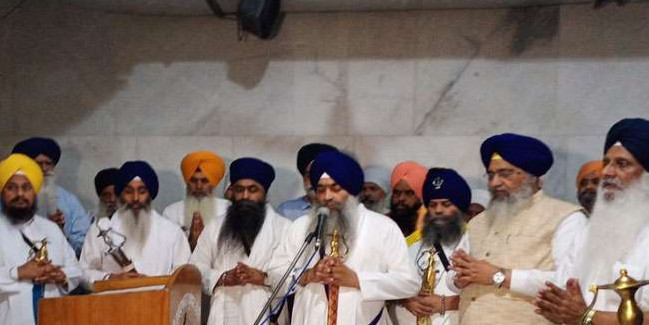 कैप्टन-बादल के एक मंच पर आने का रास्ता साफ, श्री अकाल तख्त साहिब ने लगाई संयुक्त कार्यक्रम पर मोहर