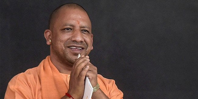 योगी सरकार की मंत्री बोलीं- स्कूलों में पढ़ाई के दौरान सोशल मीडिया के प्रयोग पर जाएगी टीचरों की नौकरी, अफसरों को सुधरने की दी हिदायत