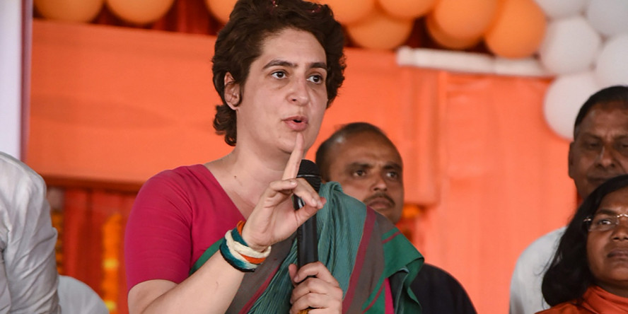 योगी सरकार पर भड़कीं प्रियंका, बोलीं- पूरा महकमा चिन्मयानंद को बचाने में लगा था