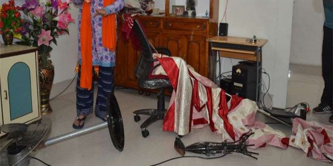 बंगाल में भाजपा प्रत्याशी लॉकेट चटर्जी के घर में तोड़फोड़, टीएमसी के खिलाफ शिकायत दर्ज