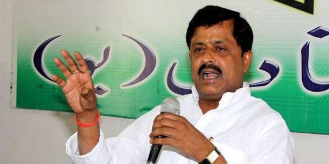 पोस्टर ब्वाय बनाने वाले को ही कोस रहे लालू : संजय सिंह