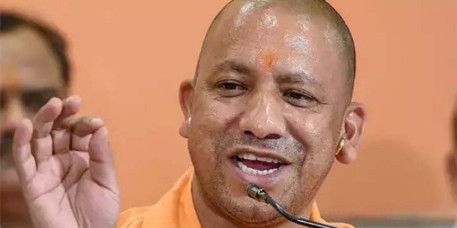मेरठ पलायन पर CM योगी की बड़ी कार्रवाई, आईजी और एसएसपी का तबादला