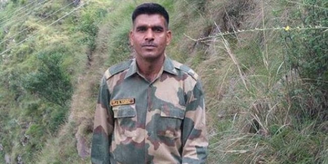 सुप्रीम कोर्ट पहुंची वाराणसी की लड़ाई, नामांकन रद्द होने के बाद तेज बहादुर यादव ने लगाई याचिका