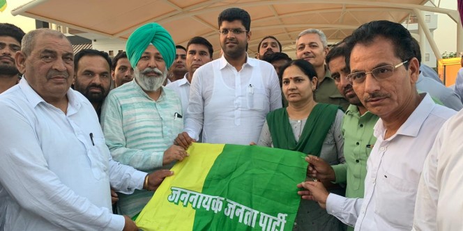 इनेलो को एक और बड़ा झटका, 2014 में बेरी से प्रत्याशी रहीं सन्तोष दहिया जेजेपी में शामिल