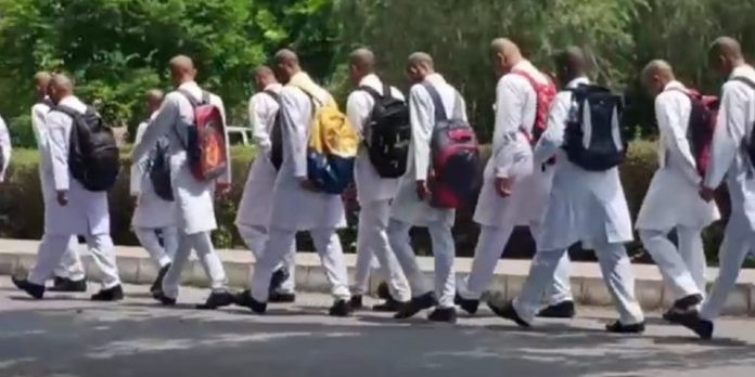 सैफई के मेडिकल कालेज में रैगिंग मामले में कार्रवाई, वाइस चांसलर को एमसीआई ने भेजा नोटिस