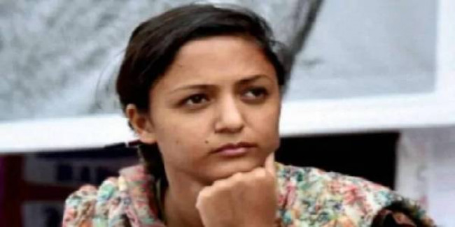 शेहला रशीद पर देशद्रोह का केस, सेना के खिलाफ झूठी बयानबाजी का आरोप