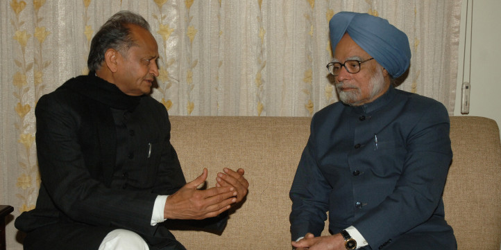 राजस्थान से राज्यसभा में पहुंचे मनमोहन सिंह, सीएम अशोक गहलोत ने दी बधाई