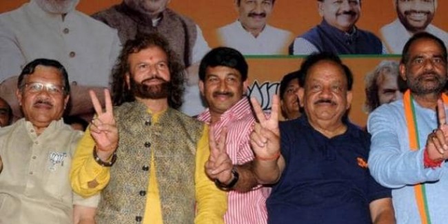 दिल्ली HC से हंसराज हंस को नोटिस, हलफनामे में गलत जानकारी देने का आरोप
