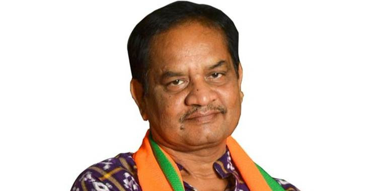 तीन तलाक पर बीजेपी विधायक का विवादित बयान, वेश्यावृत्ति से जोड़ा