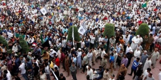 जम्मू-कश्मीर में स्पेशल पुलिस ऑफिसर्स के हथियार ज़ब्त किए जाने वाली खबर पर सरकार ने जवाब दिया है