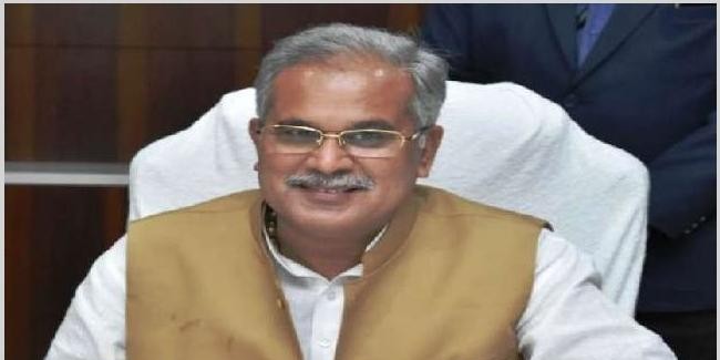 डॉ. रमन के नारे पर सीएम भूपेश का पलटवार, कहा- चारों ओर अंधेरा है और चौकीदार ही लुटेरा है