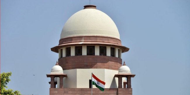SC Issues Notice to Center and UIDAI Over Aadhaar Law