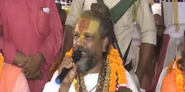 कम्प्यूटर बाबा की शिवराज को सलाह- सावन में करें भजन, कमलनाथ को करने दें काम