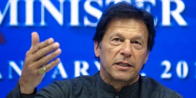 पाक प्रधानमंत्री इमरान खान ने मोदी को दी फोन पर बधाई, पीएम ने कहा- शुक्रिया